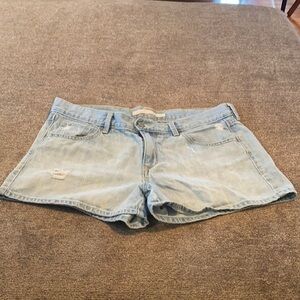 𝅺old Navy women’s mid rise jean shorts; size 12